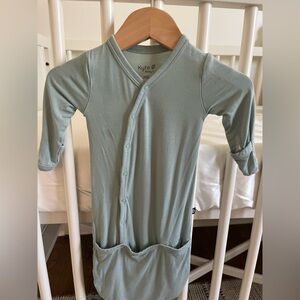 Kyte BABY Sage Bundler snap gown